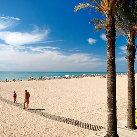Con Terraza Y Piscina En Apartament *